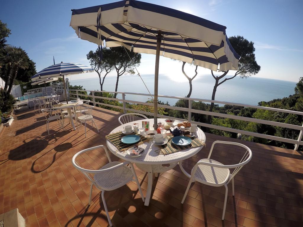 Bed and Breakfast Sea View Sirolo Di Amedeo Экстерьер фото